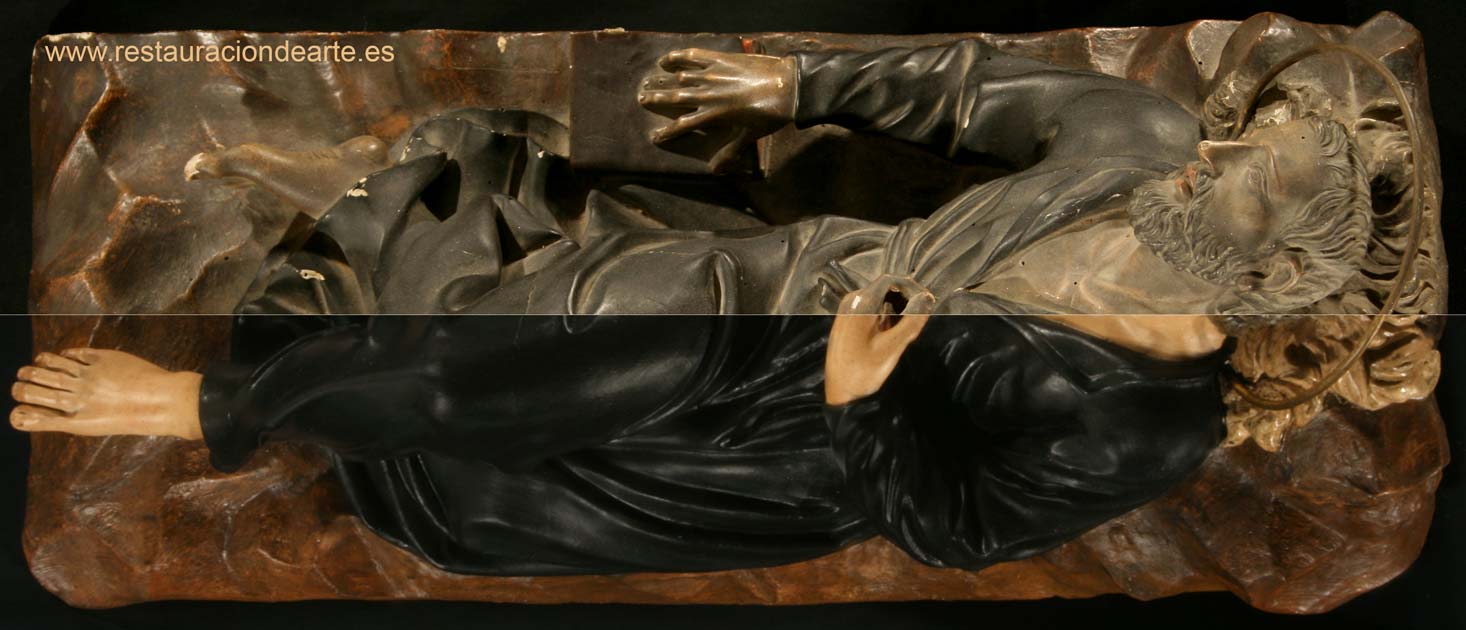 Fotografía inicial y final despues de la restauración de la talla policromada