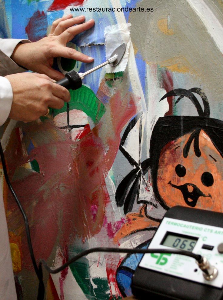 restauración de pintura acrílico sobre lienzo de la pintora Paricia Gadea
