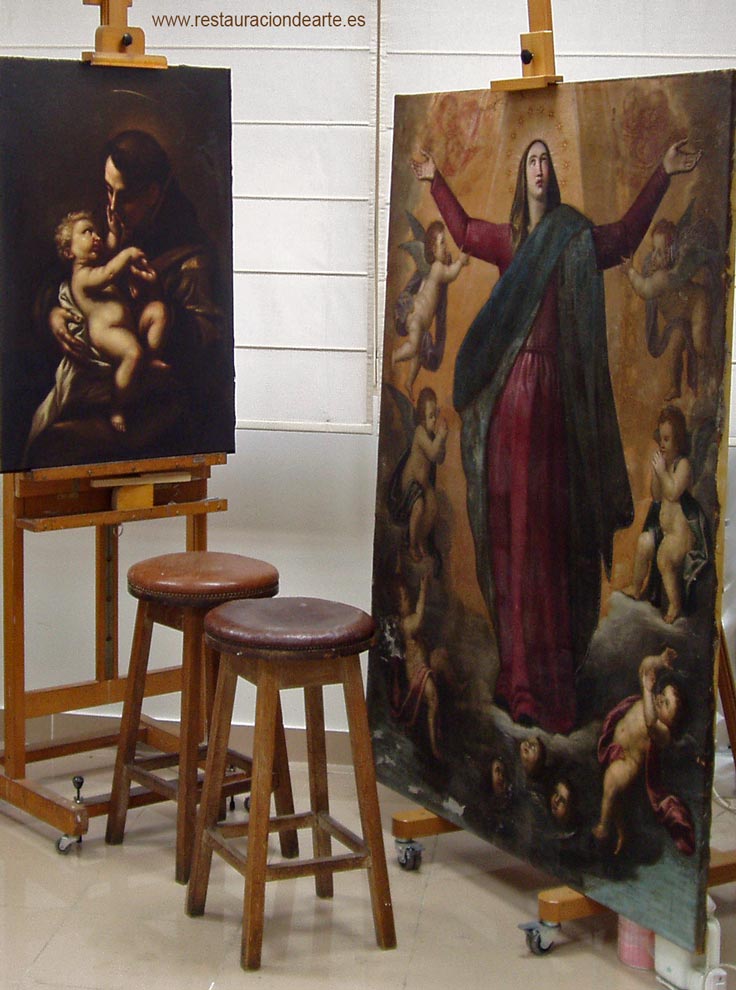 Cuadro perteneciente al retablo durante su restauración en el estudio de restauración en Madrid