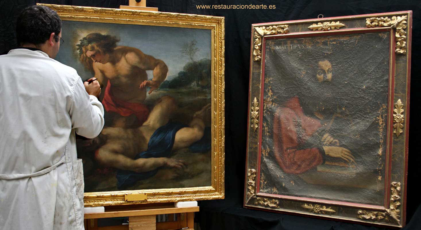 restaurador en el taller de pintura de restauraciondearte.es